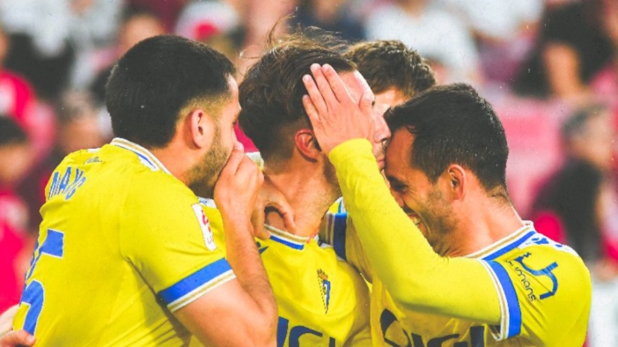 Cádiz derrotó al Sevilla y mantiene la lucha por la salvación
