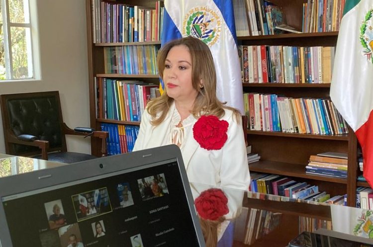 El evento fue presidido por la embajadora de El Salvador en México, Delmy Cañas.