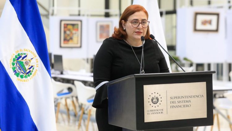 Evelyn Gracias titular de la Superintendencia del Sistema Financiero. Foto Edison González