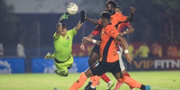 Sin mucho drama, Tito Corti reaccionó a la derrota del Águila ante el FAS