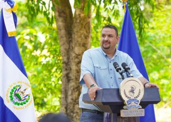 «No vamos a caer jamás en las prácticas de incrementar salario»: Gustavo Acevedo, alcalde de Santa Ana Centro