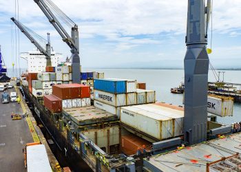 El Salvador aumenta dinamismo comercial aéreo y marítimo