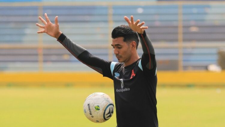 Jonathan Jiménez considera que Alianza está obligado a ganar la final