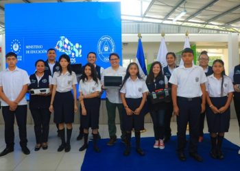 Autoridades lanzan programa «CON VOS» para prevenir consumo de drogas en las escuelas