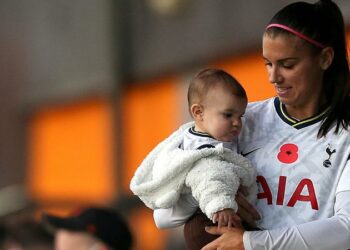FIFA refuerza sus medidas para proteger la maternidad