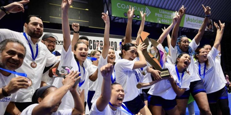 San Salvador derrotó en la final de la Liga Femenina de Baloncesto, a Salvadoreñas. Fotos/INDES