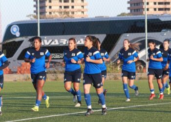 La Selecta femenina se mide a Bolivia
