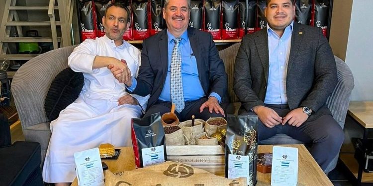 La Cancillería explicó que el acuerdo comercial con Qatar se dio gracias a la estrategia de promoción de café salvadoreño. Foto / Diario El Salvador.