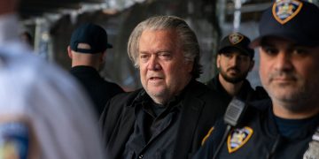 Condenan a prisión a exasesor de campaña de Trump