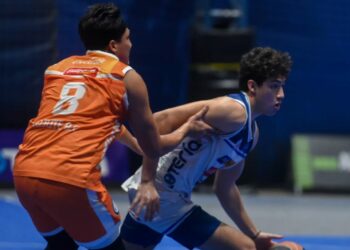Salvadoreños y Brujos ganaron e igualaron sus series de playoffs 1-1