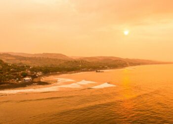 «El Paraíso»: El nuevo filme cinematográfico que revela la magia del surf en El Salvador