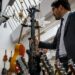 Un instrumento del bajista de The Who subastado en Francia en 17,000 dólares