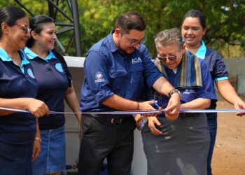 Llevan agua potable a familias de San Miguel