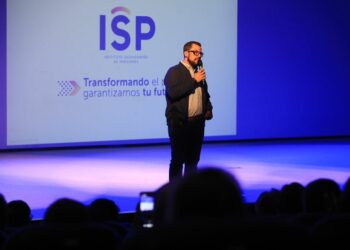 Pensionados participan de ponencia sobre la IV edad