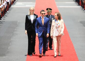 Daniel Noboa, presidente de Ecuador, llega al país para investidura presidencial de Nayib Bukele
