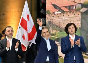 El hombre más rico de Georgia recompensa a su selección de fútbol