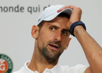 Novak Djokovic se retira de Roland Garros por lesión