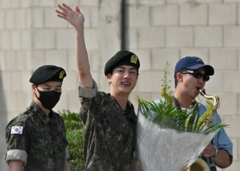 Jin, estrella de BTS concluye servicio militar en Corea del Sur