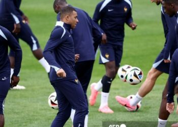 Países Bajos y Francia chocan el viernes en un duelo de titanes en la Eurocopa