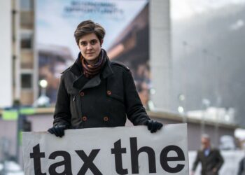 Joven millonaria austriaca repartirá su fortuna entre 70 organizaciones