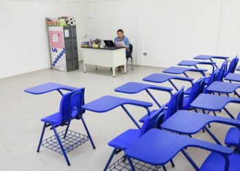 Suspenden clases presenciales para este viernes en 224 distritos de El Salvador