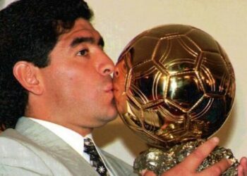 Aplazada la venta del Balón de Oro de Maradona por un litigio