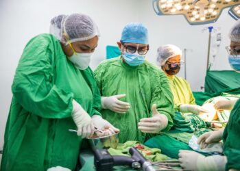 Hospital Zacamil desarrolla jornada de cirugías de rodilla