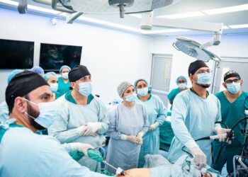 Ministerio de Salud desarrolla jornada de cirugías con experto bariátrico