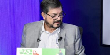 Analista no cree se privaticen los servicios