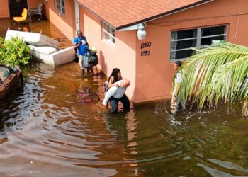 Continúa la alerta por mal tiempo en el sur de Florida