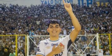 Leo Menjívar seguirá como jugador del Alianza