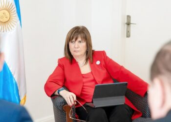 Ministra argentina, Patricia Bullrich, se reunirá con el presidente Bukele por temas de seguridad