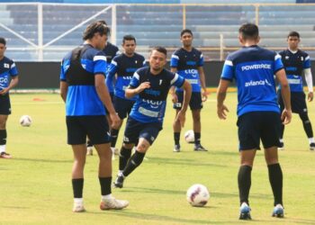 Bolillo Gómez anunció su primera lista con la Selecta