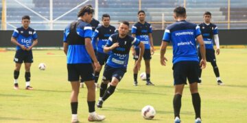 Bolillo Gómez anunció su primera lista con la Selecta