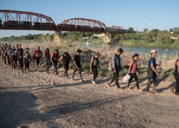 Biden ordena bloquear a solicitantes de asilo en frontera con México