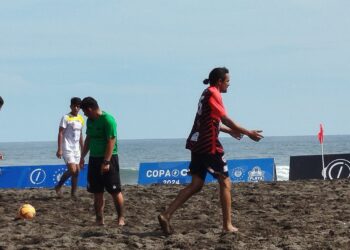 Los universitarios hicieron la tarea: UES vence 8-5 a Teotepeque