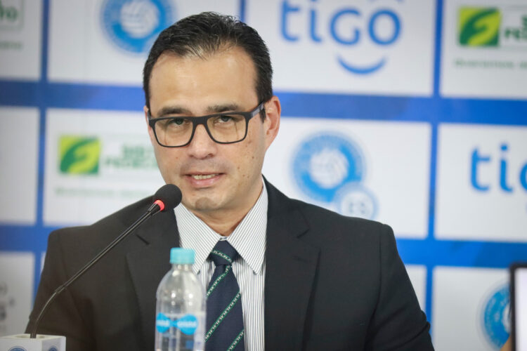 Humberto Sáenz Marinero, presidente del Comité de Regularización. Fotos: Diario El Salvador.