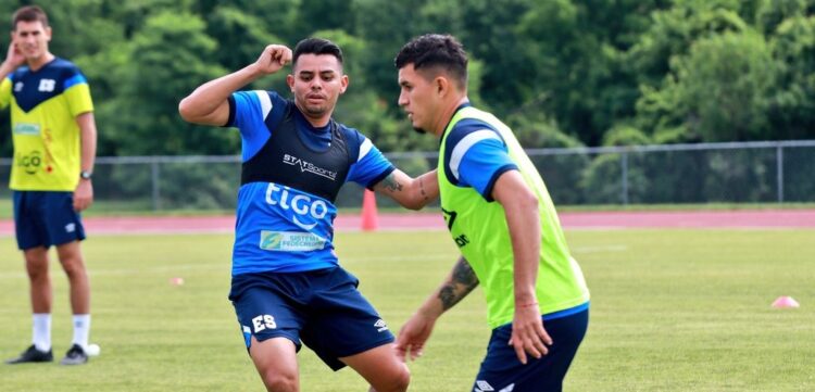 Álex Larín, carrilero de la Selección: Foto: Fesfut.