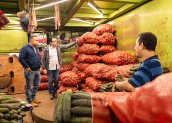 Defensoría impondrá multas a proveedores que incrementen precios en emergencia