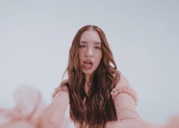 La influencer Domelipa lanza su primer sencillo titulado «La foto»