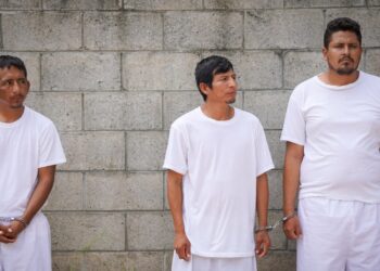 Presentan acusación contra tres ecuatorianos por traficar una tonelada de cocaína