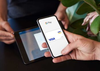 Bancos salvadoreños integran sus tarjetas a la billetera de Google