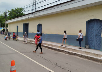 Reubican a vendedores en Santa Rosa de Lima, La Unión