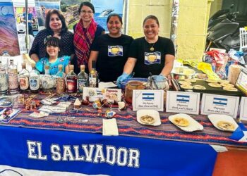 Gastronomía salvadoreña destaca en festival de Berna