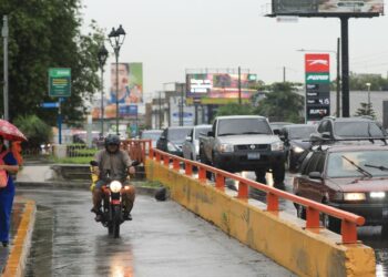 Emiten alerta naranja en 41 distritos de El Salvador y el resto del país continúa con alerta roja  