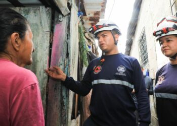 Protección Civil evacúa familias por lluvias en diferentes puntos de El Salvador