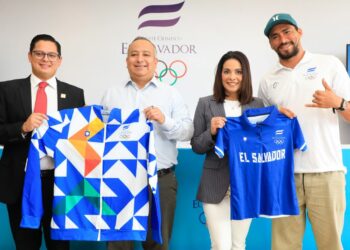 Comité Olímpico de El Salvador firma convenio con Avianca para ser la aerolínea oficial para París 2024