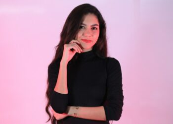 Andreé: Una promesa musical de El Salvador que busca brillar con su talento y encanto