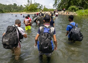 Sube a 16 número de migrantes muertos en río de Panamá