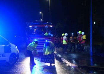 La policía británica halla dos maletas con «restos humanos» en el puente de Bristol